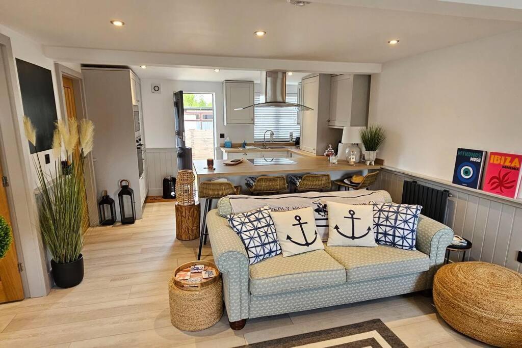 Humberston Boathouse Lodge & Hot Tub - Cleethorpes Beach Cabin Chalet Экстерьер фото