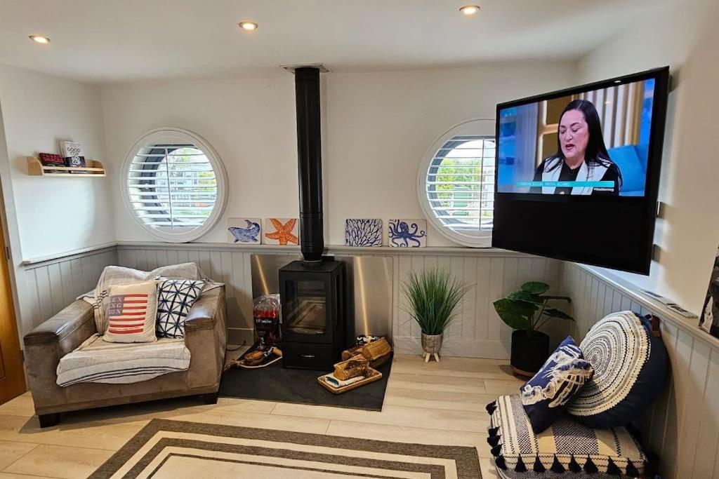Humberston Boathouse Lodge & Hot Tub - Cleethorpes Beach Cabin Chalet Экстерьер фото