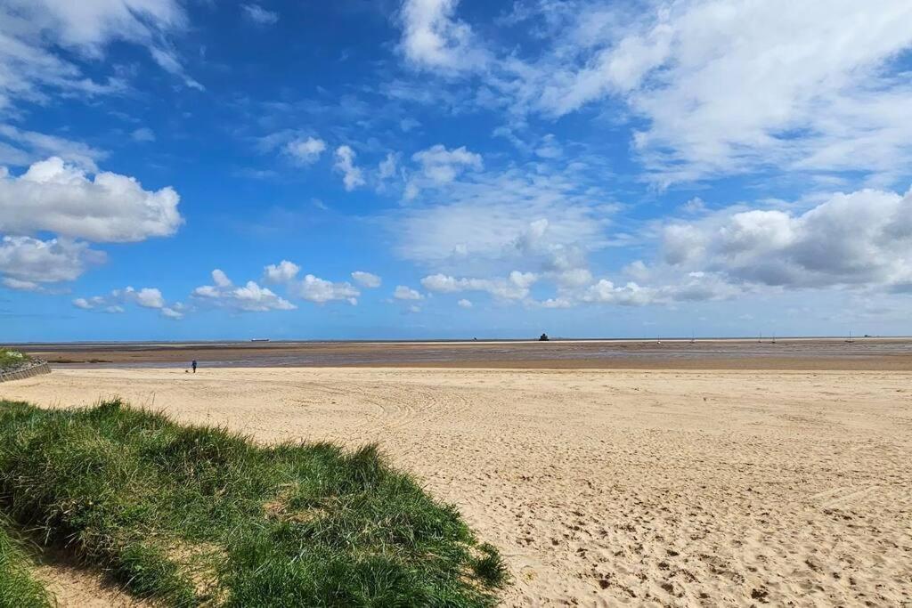 Humberston Boathouse Lodge & Hot Tub - Cleethorpes Beach Cabin Chalet Экстерьер фото