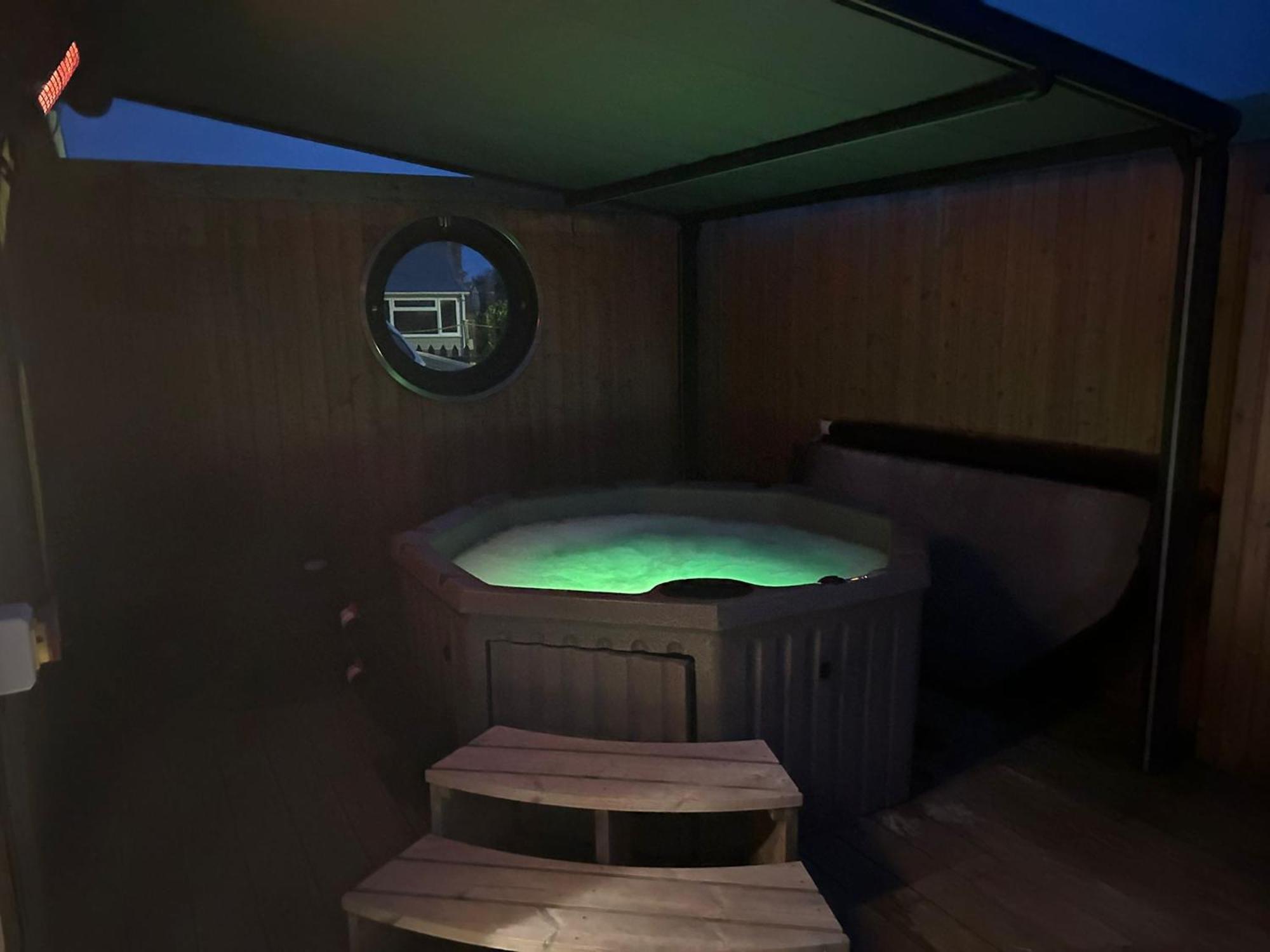 Humberston Boathouse Lodge & Hot Tub - Cleethorpes Beach Cabin Chalet Экстерьер фото