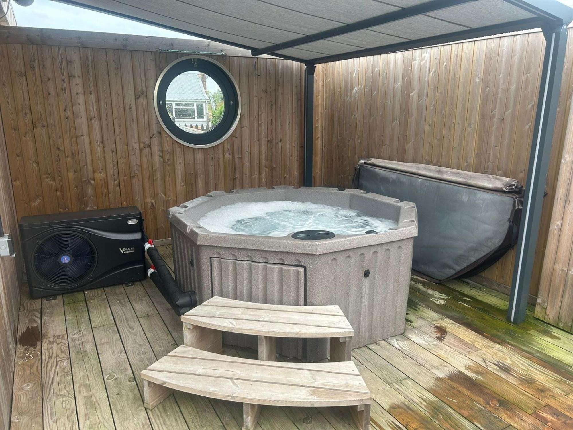 Humberston Boathouse Lodge & Hot Tub - Cleethorpes Beach Cabin Chalet Экстерьер фото